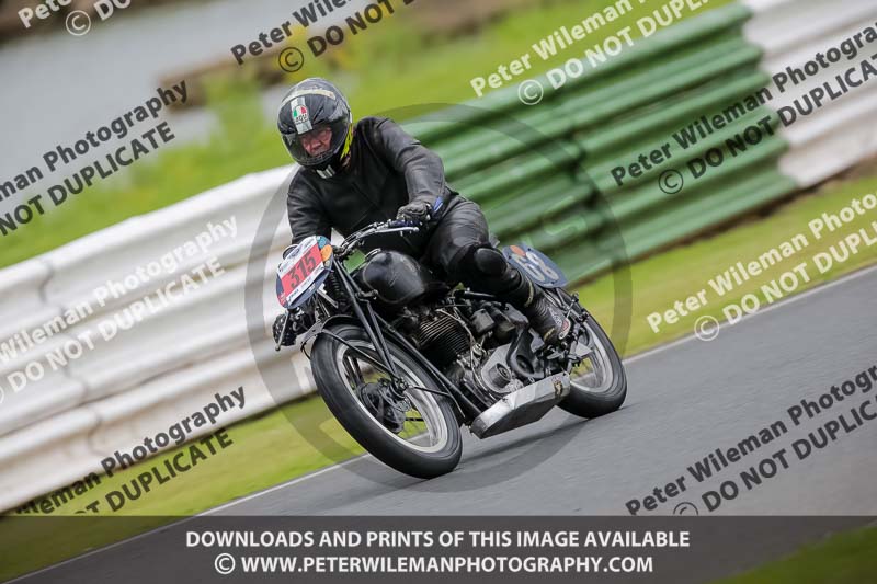 Vintage motorcycle club;eventdigitalimages;mallory park;mallory park trackday photographs;no limits trackdays;peter wileman photography;trackday digital images;trackday photos;vmcc festival 1000 bikes photographs